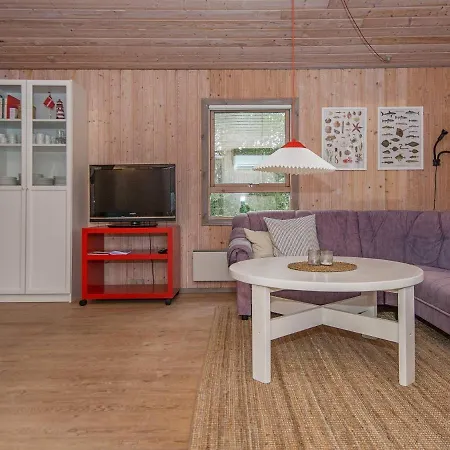 6 Person In Glesborg Holiday home